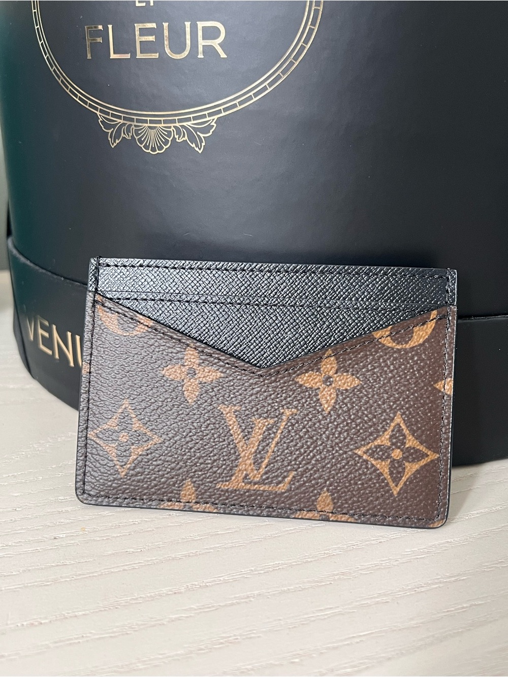 LV Neo Card Holder